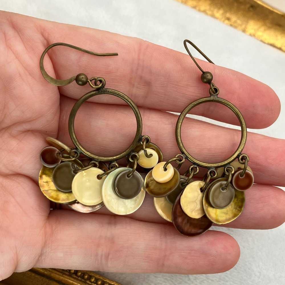 Earthy Boho Shell Disc Dangle Drop Earrings Costal Cowgirl Eclectic Artsy